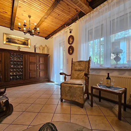 Casa de Férias Dom Letniskowy Julka Z Kominkiem, łódka, Rowery - Jezioro Gim - Park Bartbo Teerau