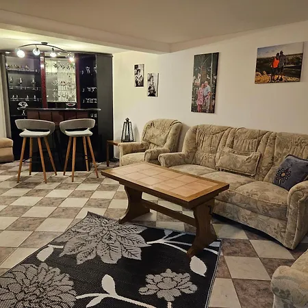 Casa de Férias Dom Letniskowy Julka Z Kominkiem, łódka, Rowery - Jezioro Gim - Park Bartbo