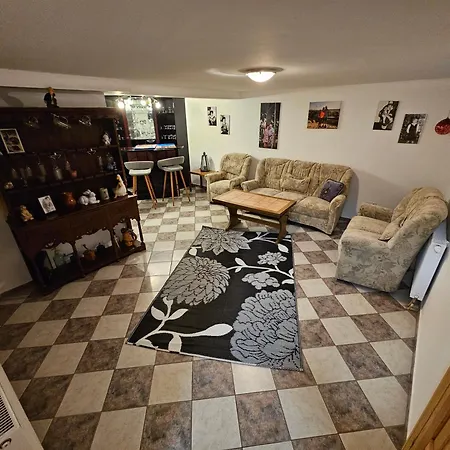Casa de Férias Dom Letniskowy Julka Z Kominkiem, łódka, Rowery - Jezioro Gim - Park Bartbo Teerau