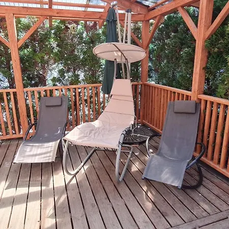 Holiday home Dom Letniskowy Julka Z Kominkiem, Lodka, Rowery - Jezioro Gim - Park Bartbo Teerau